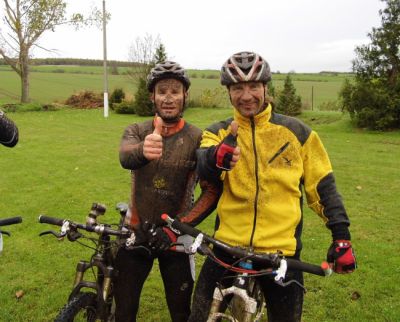 Michael Schulze und Lothar Hörning im Ziel (Foto: Thomas Hoffmann)